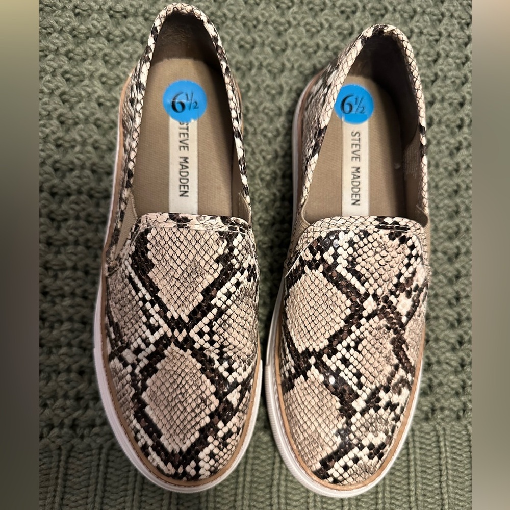Steve Madden Slip-On Snakeskin Shoes - Size 6.5